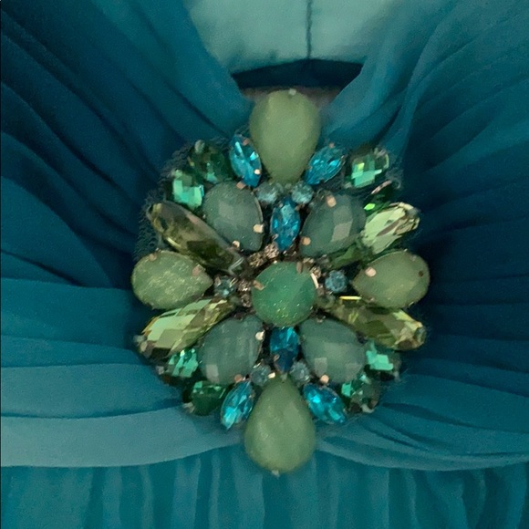 ✨Faypana Couture Prom Dress; FREE jewelry✨ - Picture 4 of 8